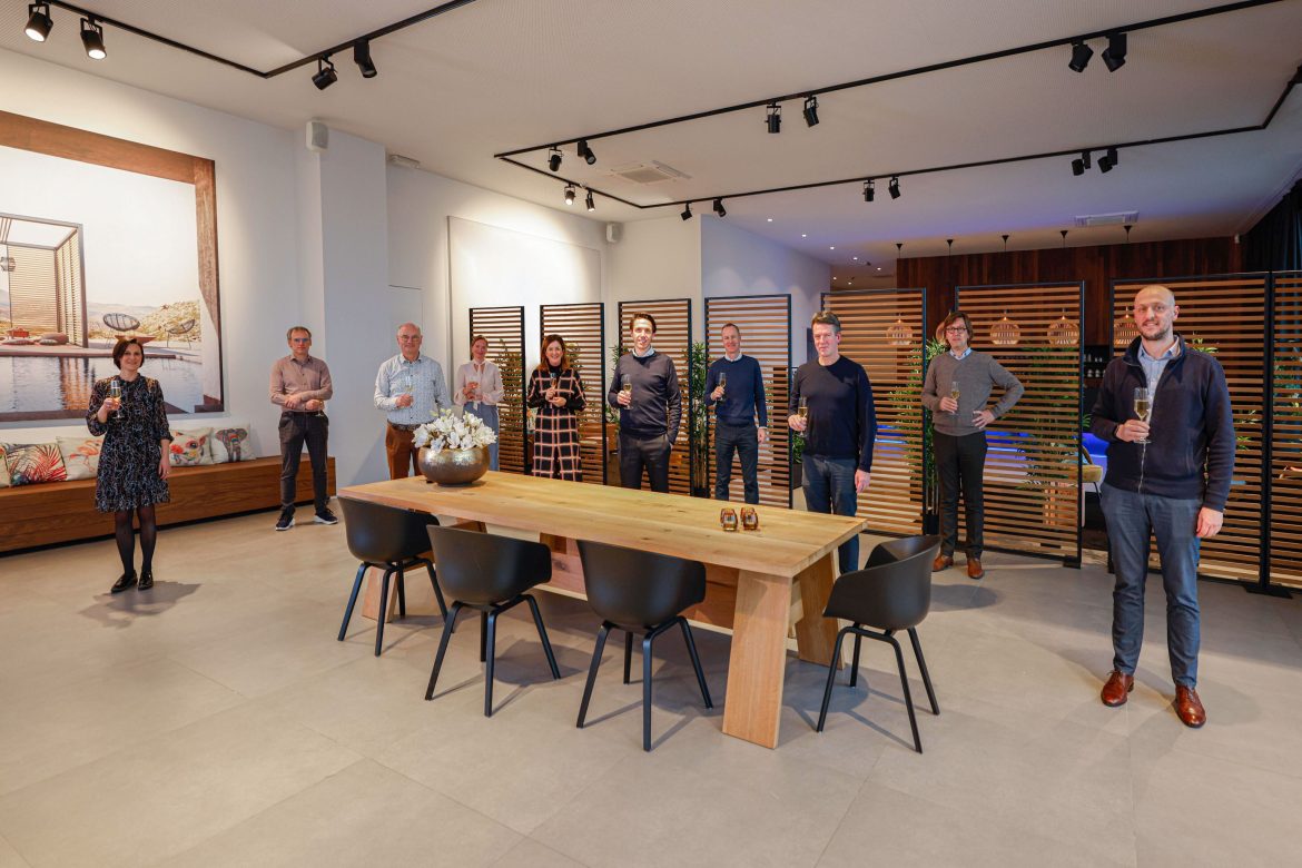 Groepsfoto Creaplan aandeelhouders Dirk Deleu Ann Vancoillie Ke Be K Private Equity en Walter Mastelinck