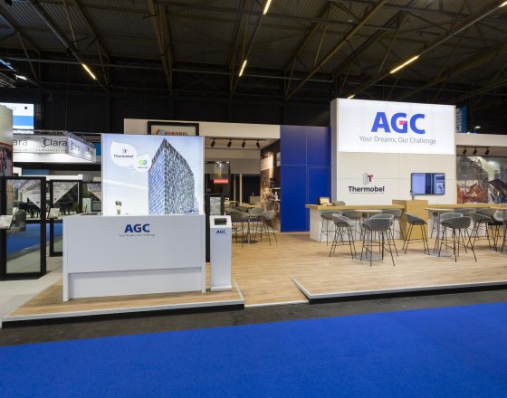 515 AGC POLYCLOSE 2002 EDU 04